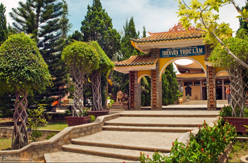 Храм Thien Vien Truc Lam