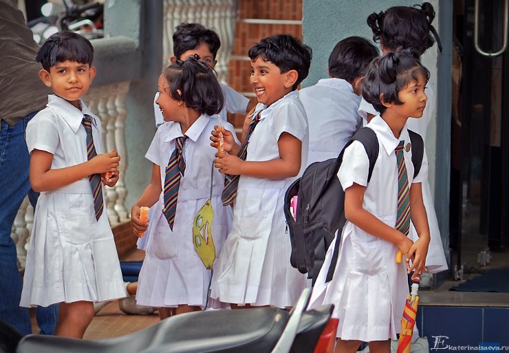 Shkolnici v Kandy