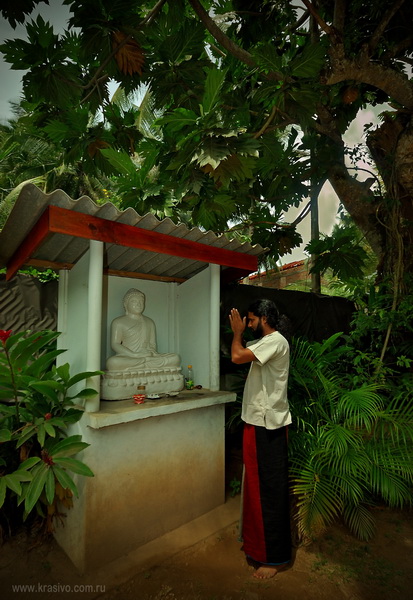 Ритуальное место для буддистов, типа "Домик Духов"